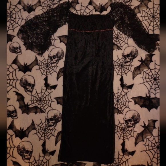 Gothic Vampire Long Dress - Picture 8 of 9